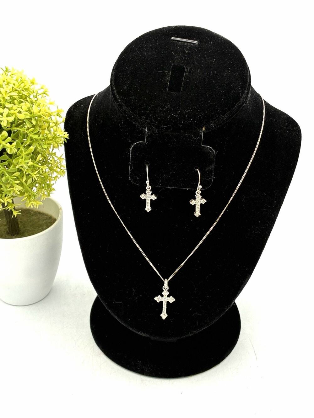 2007 Avon Pave Cross Necklace Earrings Gift Set Rhinestone Silver Tone NOS Box